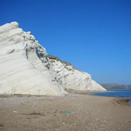 Villa A 100 Mt Dalla